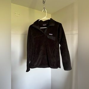 Black Patagonia quarter button up